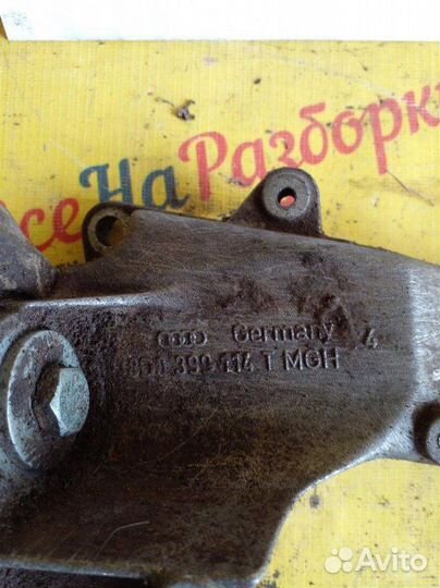 Кронштейн кпп Audi A6 C5 2.4 1999