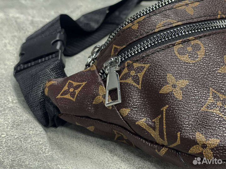 Бананки кожаные LV