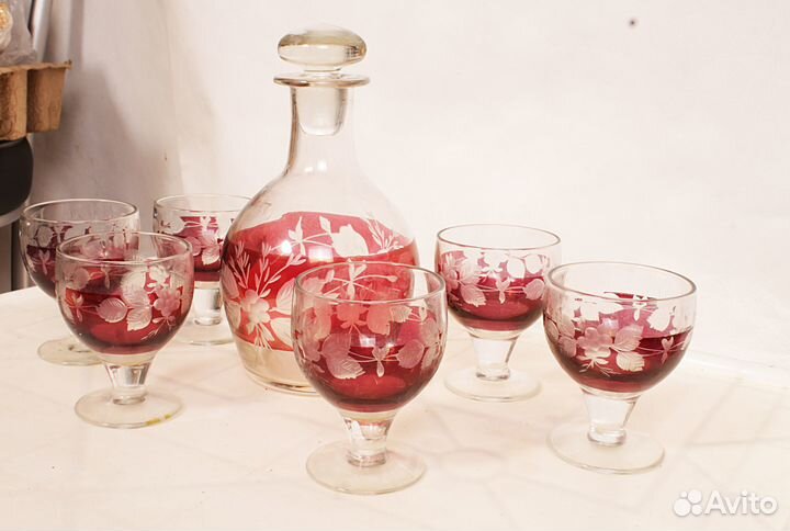 Графин с рюмками