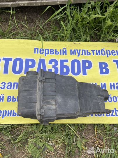 Корпус воздушного фильтра Peugeot 206