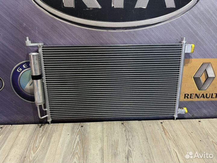 Радиатор кондиционера Nissan tiida