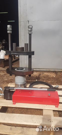 Выпрессовщик шкворней / Шкворнедав