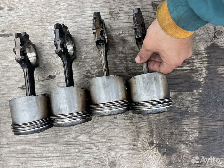 Поршня комплект BMW M10 1.8 STD Комплект