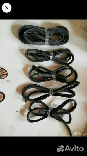 Резинки дверей Nissan Avenir