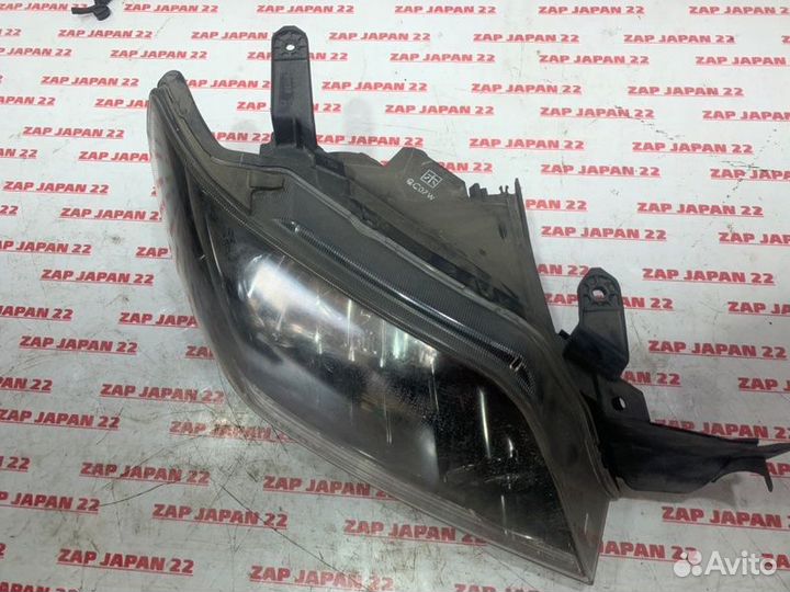 Фара передняя правая Mitsubishi Airtrek CU4W 4G64