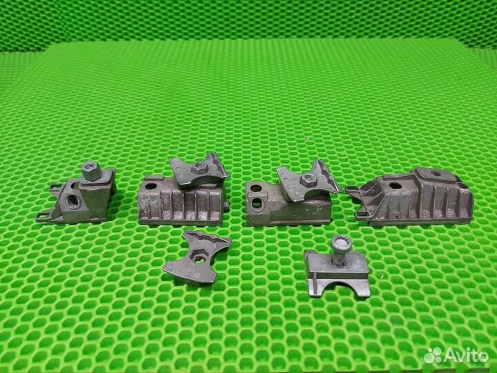 Крепление рейлинга Volkswagen Touareg 7L6 7L7 7LA