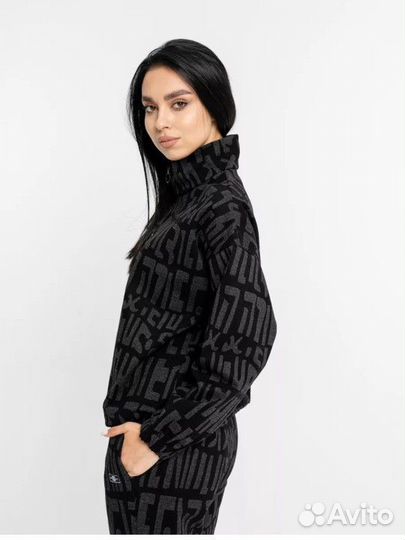 Женский спортивный костюм