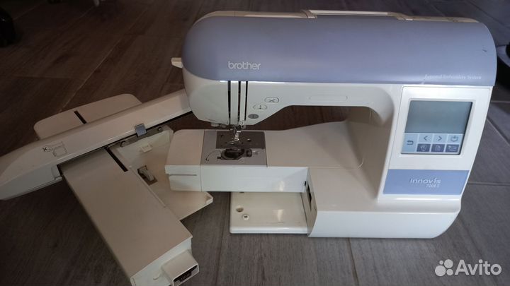 Вышивальная машина Brother innov is nv700E II