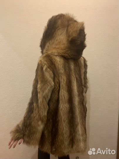 Шуба из енота с капюшоном 42-44