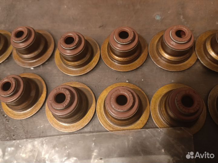 Колпачки маслосъемные Victor Reinz 125339301