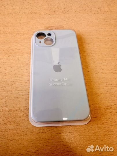 Чехол на iPhone 14
