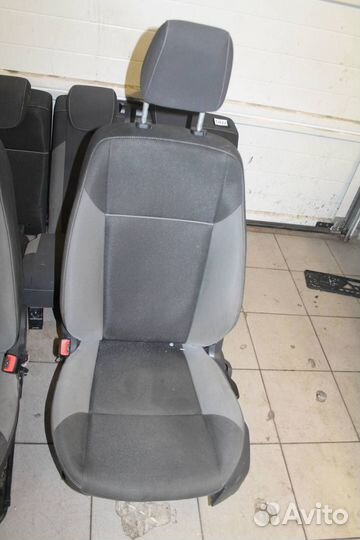 Сиденья комплект Ford Focus 3 2011
