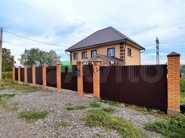 Коттедж 162 м² на участке 8 сот.