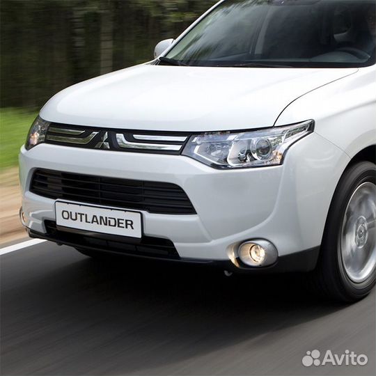 Бампер передний в цвет Mitsubishi Outlander 3