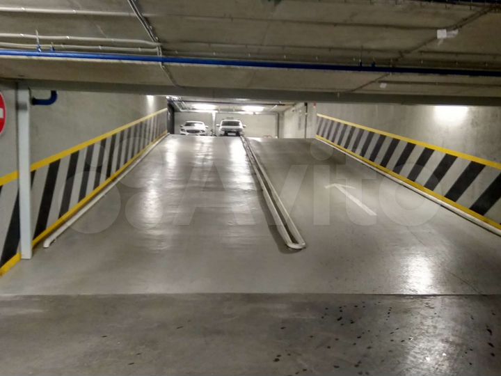 Машиноместо, 14 м²