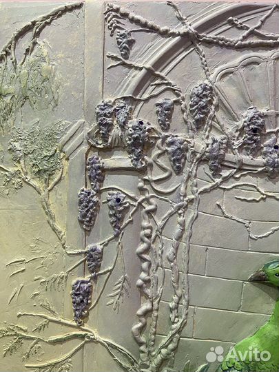 Барельеф Павлин. Ручная работа из гипса