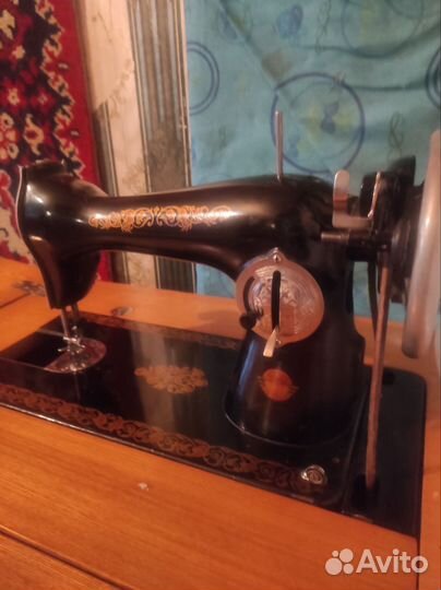 Швейная машина Подольск ножная