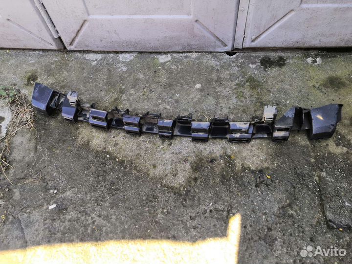 Усилитель заднего бампера