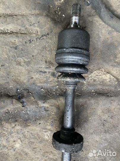 Привод передний правый Hyundai Trajet 2.0 D4EA