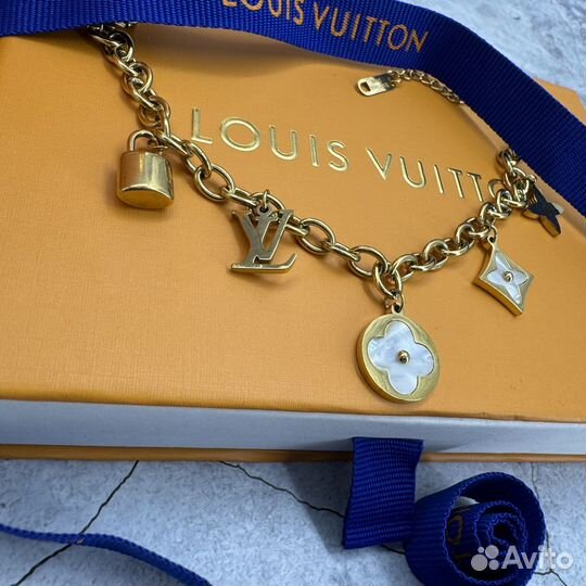 Браслет Louis Vuitton в золотом цвете