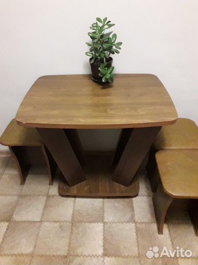 Кухонный стол и стулья бу