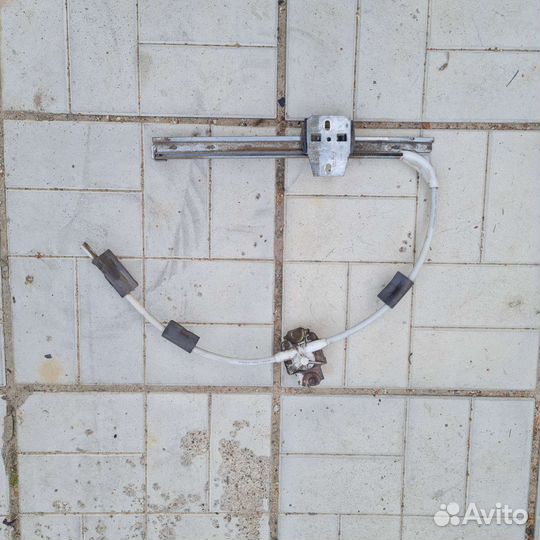 Стеклоподъемник механ задний правый Skoda Felicia