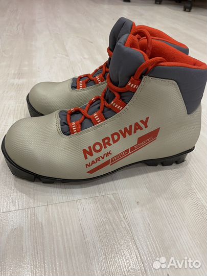 Лыжные ботинки