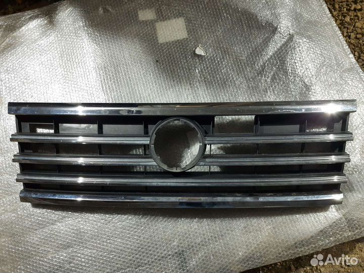 Решетка радиатора Touareg