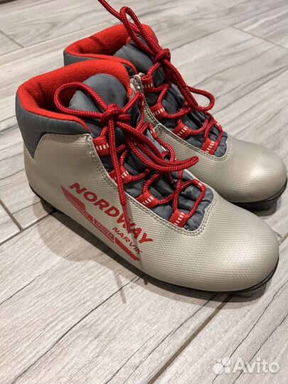 Лыжные ботинки