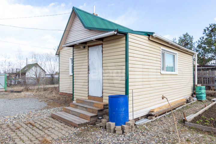 Дом 42 м² на участке 10,7 сот.