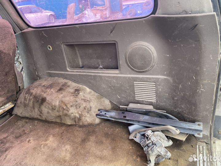 Пластик багажника Land Cruiser 80