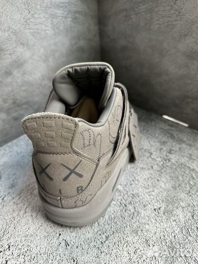 Кроссовки Nike Air Jordan 4 Kaws