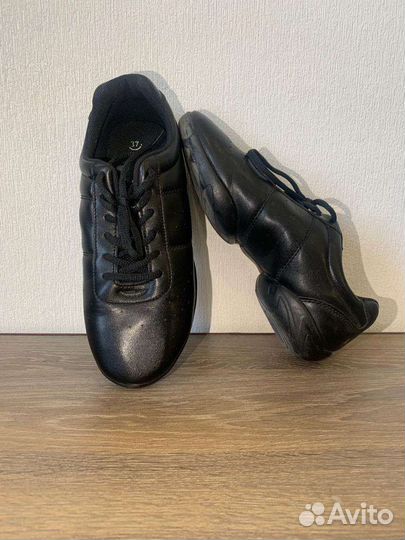 Кроссовки для танцев