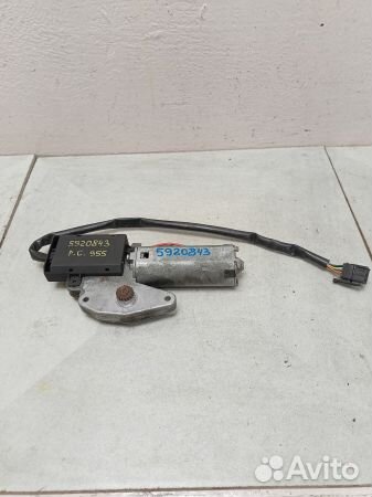 Моторчик люка 95562471300 Порше