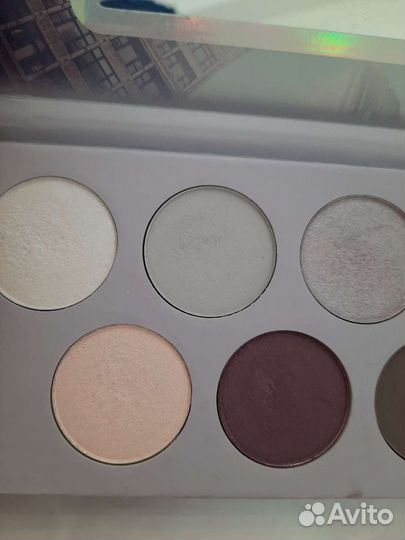 Тени для век Essence