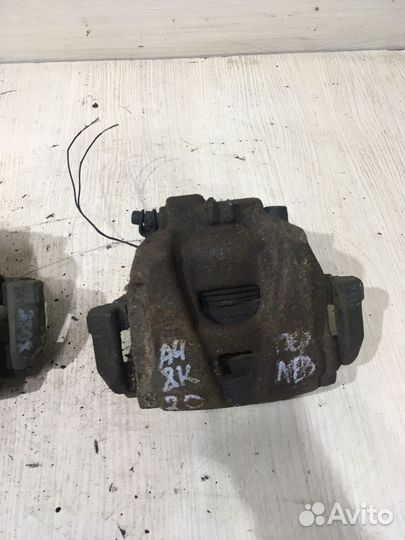 Суппорт тормозной передний левый Ауди А4 Б8