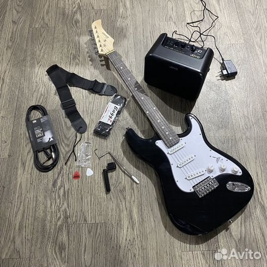 Электрогитара с комбиком 10 ватт (комплект)