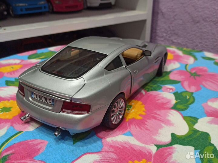 Модель 1.18 Aston martin