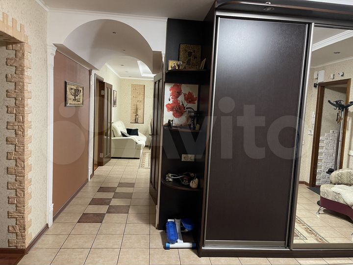 2-к. квартира, 100 м², 2/14 эт.