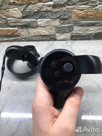 Новые Контроллеры Oculus Touch для Rift и Quest