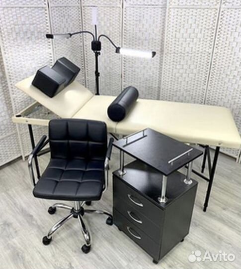 Кушетка. Массажный стол + подушечка и простынь