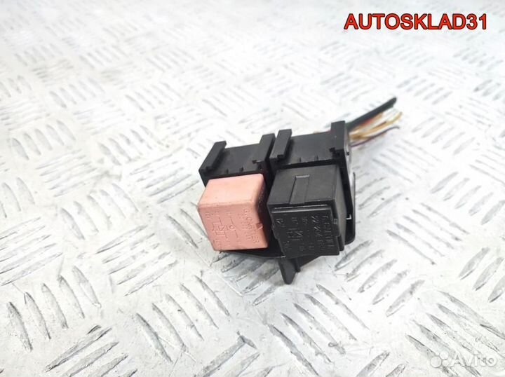 Реле Renault Logan 8200333352