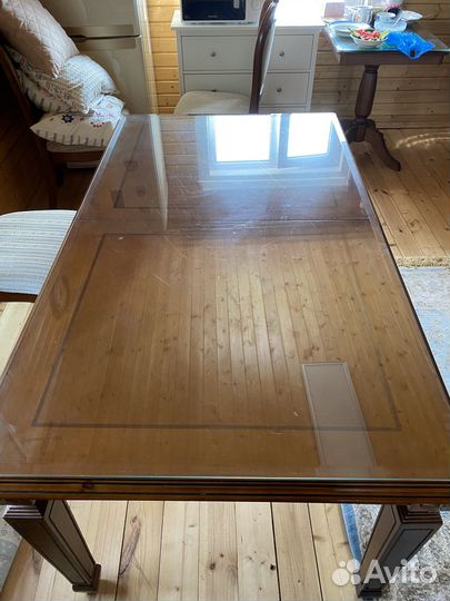 Стол обеденный