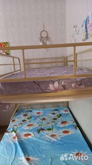 Двухярусная детская кровать металическая