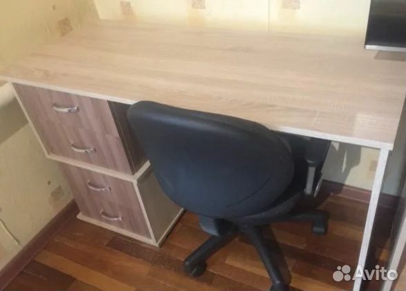 Компьютерный стол