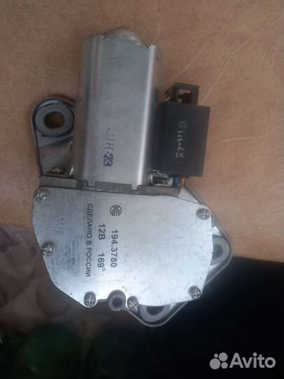 Моторчик дворника пятой двери