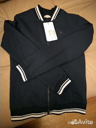 Новый стильный бомбер для девочки