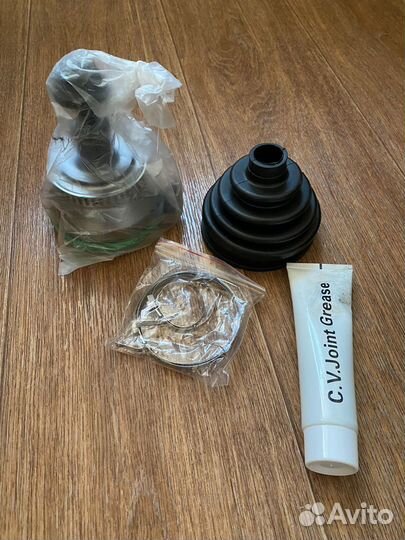 Шарнирный комплект (Шрус) с пыльником. KVW001