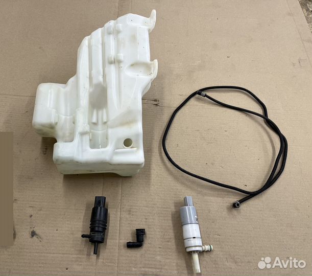 Бачок омывателя под датчик уровня Опель Инсигния