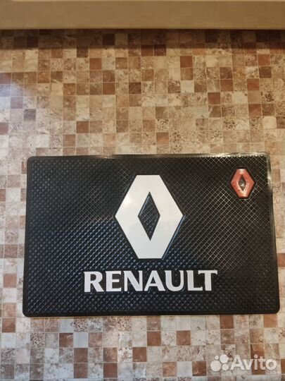 Коврик на торпедо Renault
